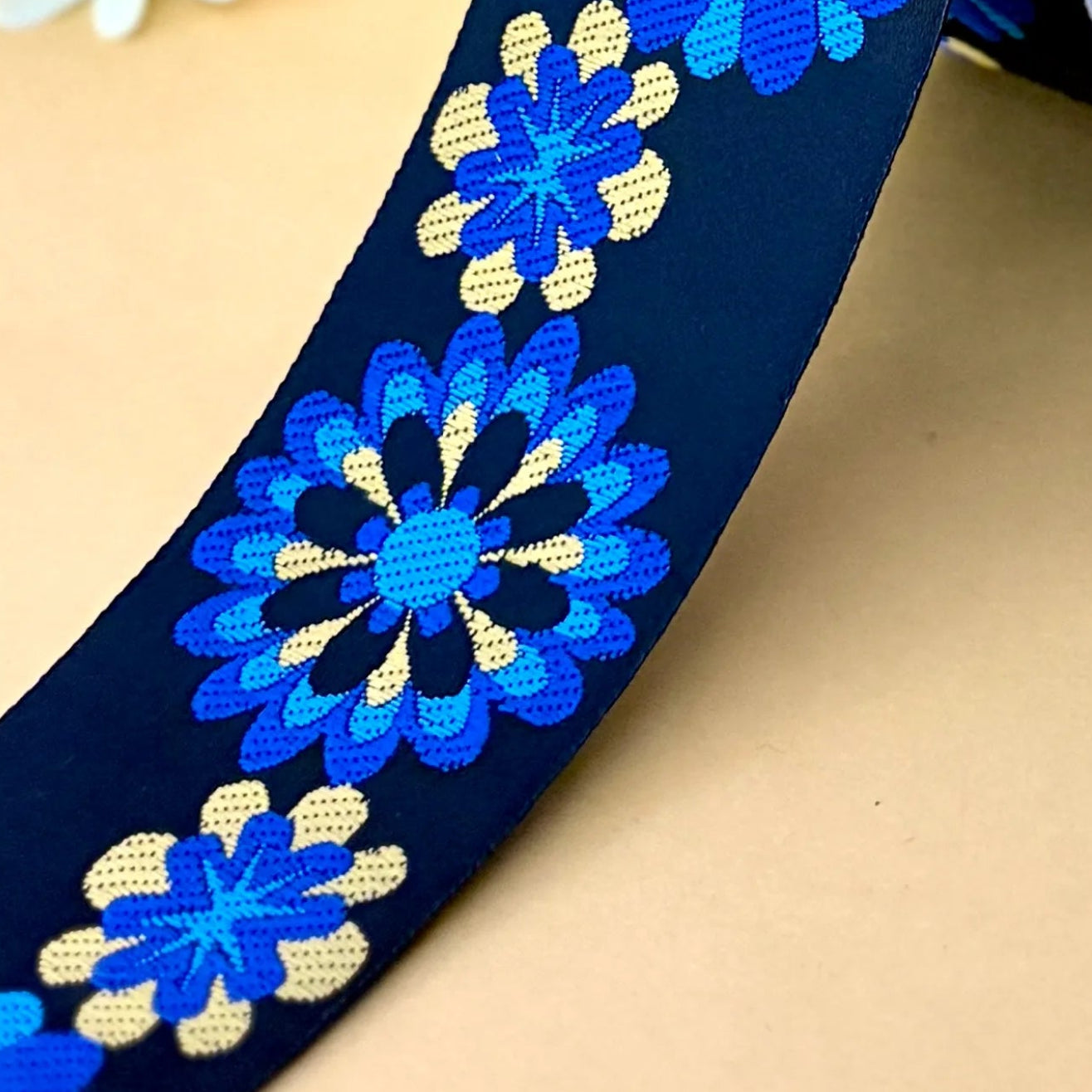 ribbon-saree lace border 1.5 inch 18m floral satin weave 61006-littl