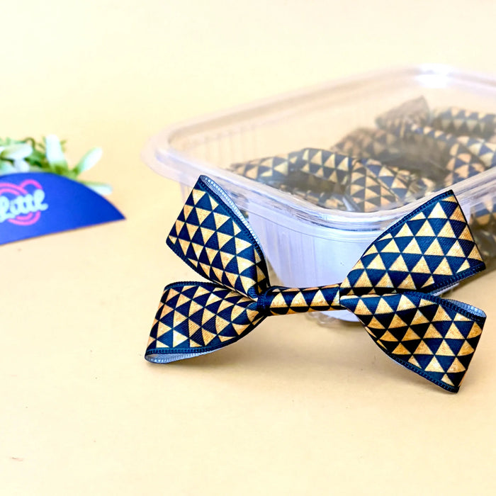 Triangle Tan Noir – Ready-Made Satin Bows, Pack of 10