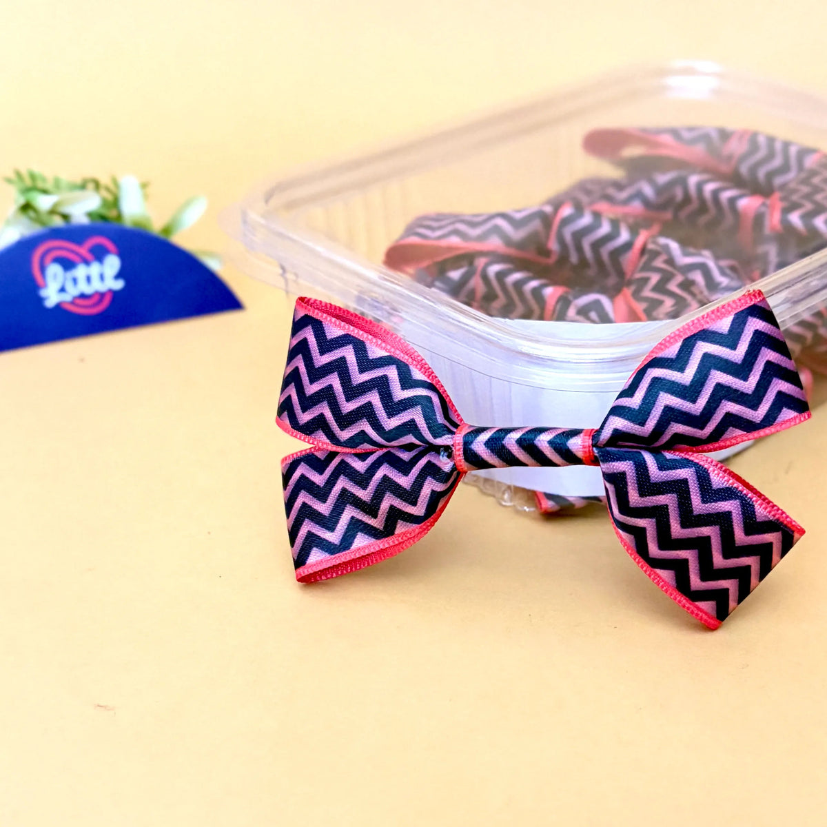 Zigzag Blush Black – Ready-Made Satin Bows, pack of 10, by Littl