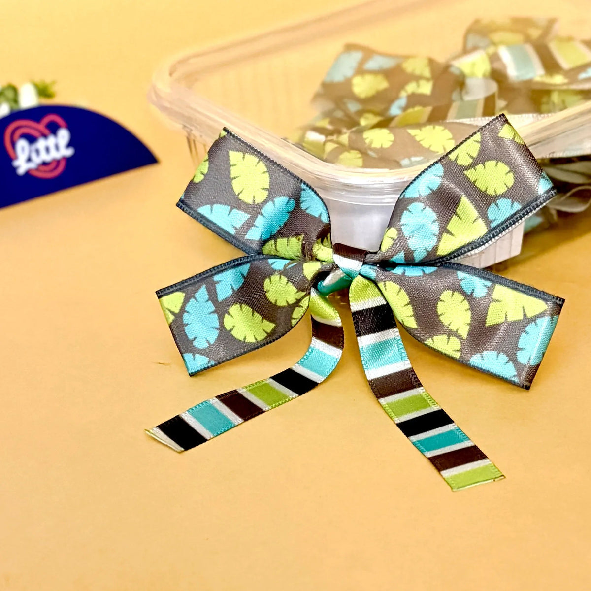 Monstera Leaf Cocoa – Ready-Made Satin Bows, Pack of 10   Littl