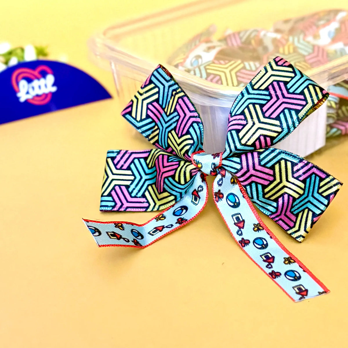 Cube Illusion Bright – Ready-Made Satin Bows, Pack of 10   Littl
